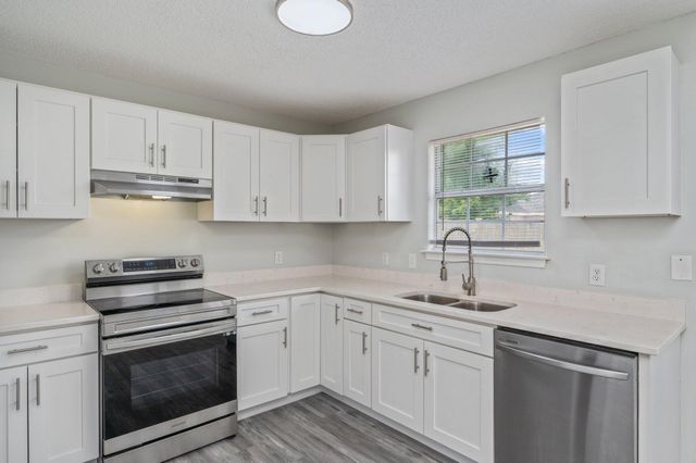 2129 Hillary Lane, Navarre, FL 32566