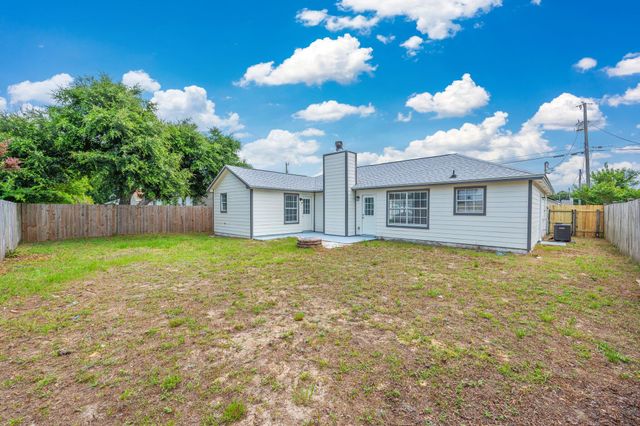 2129 Hillary Lane, Navarre, FL 32566
