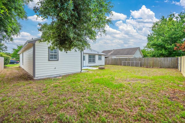 2129 Hillary Lane, Navarre, FL 32566