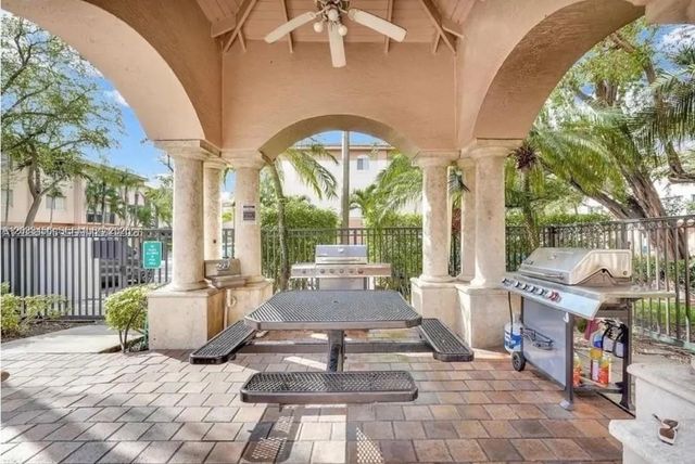 2027 SE 10th Ave 716, Fort Lauderdale, FL 33316