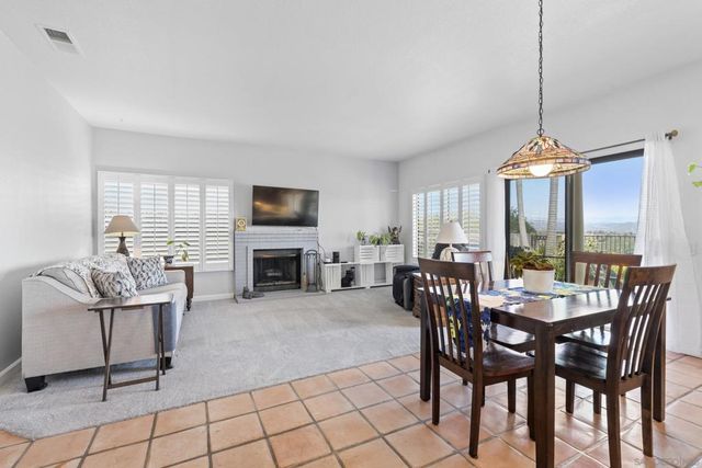 2099 White Birch Dr, Vista, CA 92081