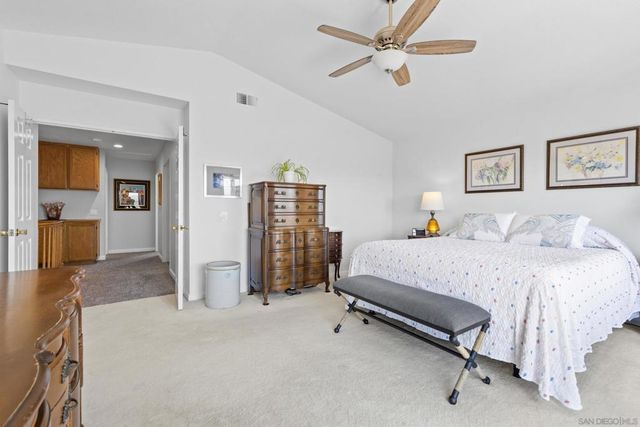 2099 White Birch Dr, Vista, CA 92081