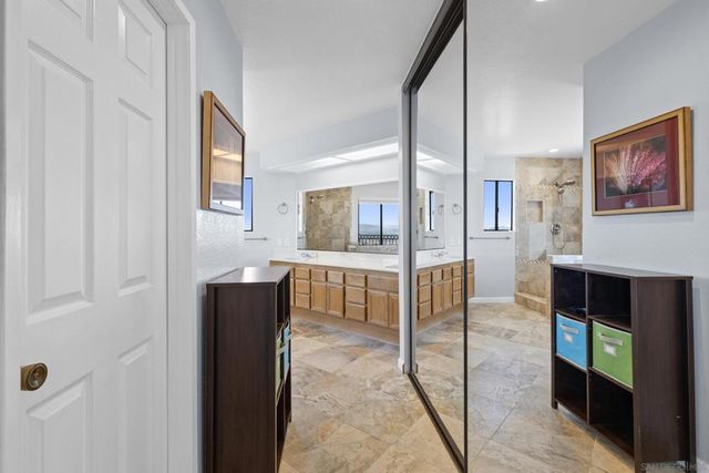 2099 White Birch Dr, Vista, CA 92081