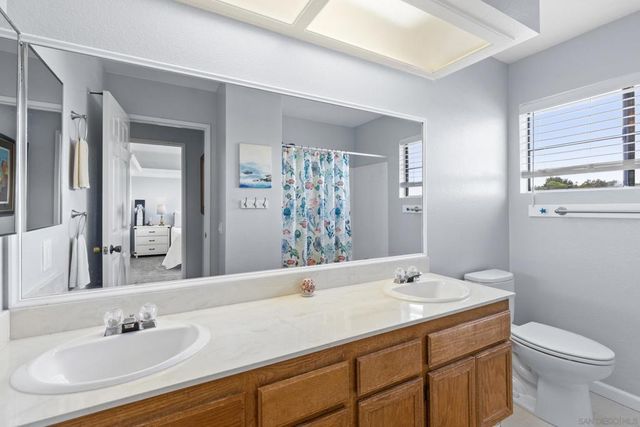 2099 White Birch Dr, Vista, CA 92081