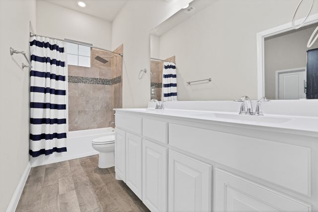 431 Kinnerton Court, Midlothian, TX 76065