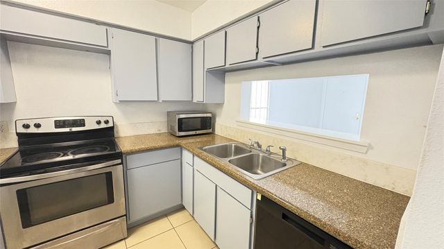 6633 W Airport Boulevard 101, Houston, TX 77035