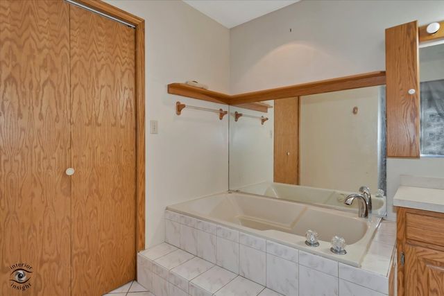 24412 S Kings Road, Crete, IL 60417