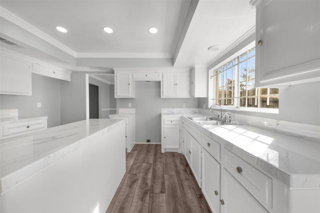 2523 W Greens Road, Houston, TX 77067