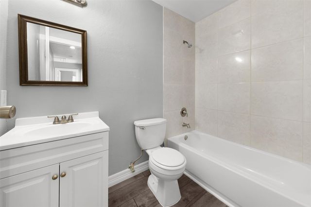 2523 W Greens Road, Houston, TX 77067