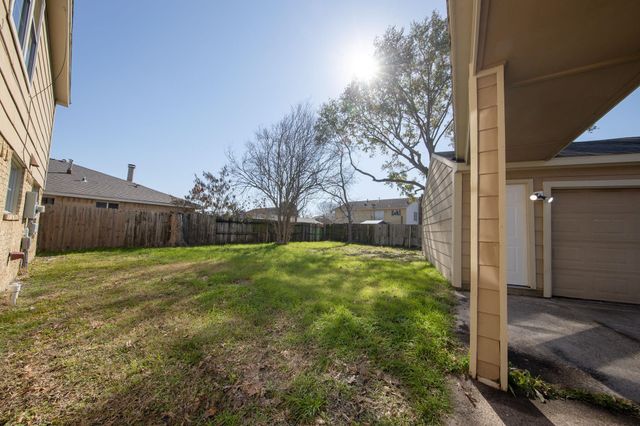 2523 W Greens Road, Houston, TX 77067