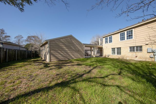 2523 W Greens Road, Houston, TX 77067
