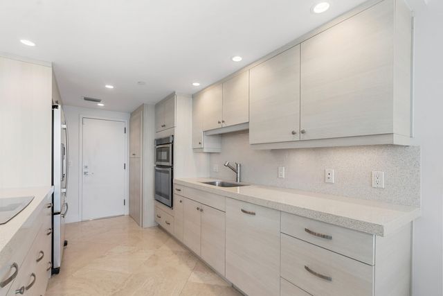 250 S Ocean 4e Boulevard 4-e, Boca Raton, FL 33432