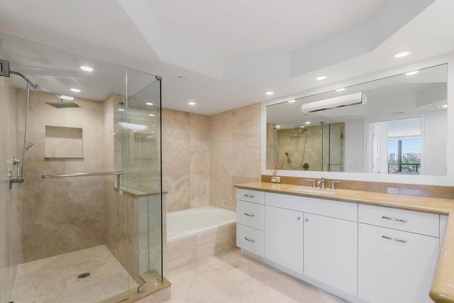250 S Ocean 4e Boulevard 4-e, Boca Raton, FL 33432