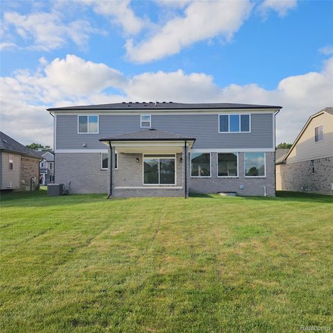 18582 Stallmann Drive, Macomb Township, MI 48042