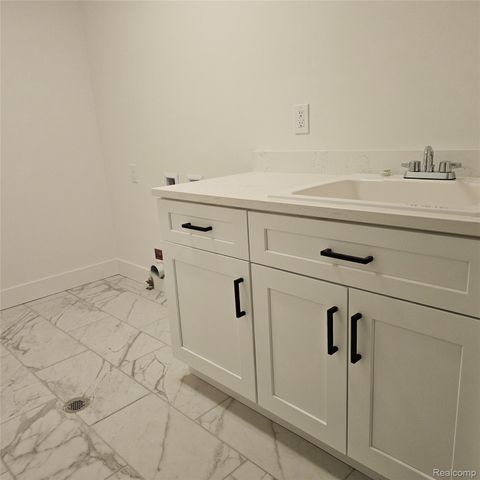 18582 Stallmann Drive, Macomb Township, MI 48042