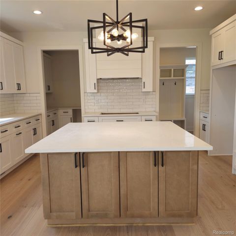 18582 Stallmann Drive, Macomb Township, MI 48042