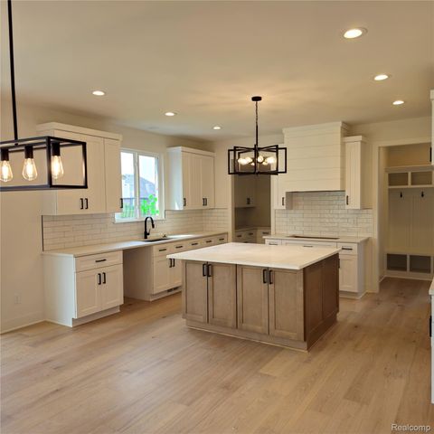18582 Stallmann Drive, Macomb Township, MI 48042