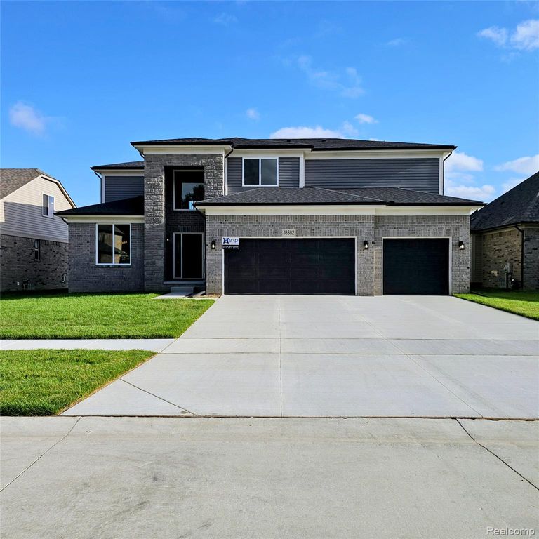 18582 Stallmann Drive, Macomb Township, MI 48042