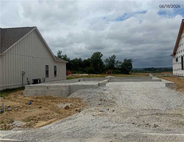 5011 Win Way, Jeffersonville, IN 47130