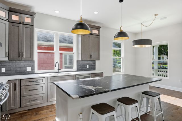 1054 W 35th Street, Indianapolis, IN 46208