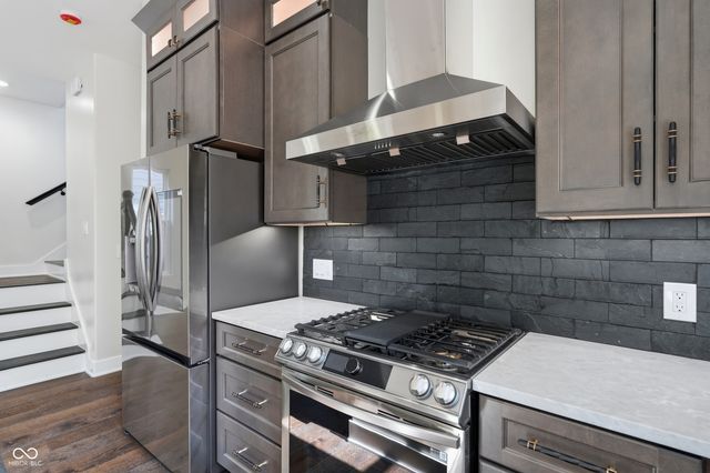1054 W 35th Street, Indianapolis, IN 46208