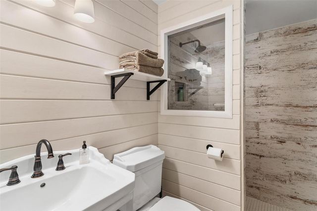 2917 LAKE GRIFFIN ROAD, Lady Lake, FL 32159