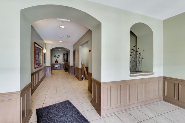 1650 Riverwoods Drive 706, Melrose Park, IL 60160