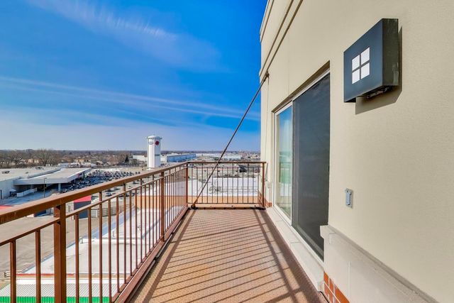 1650 Riverwoods Drive 706, Melrose Park, IL 60160