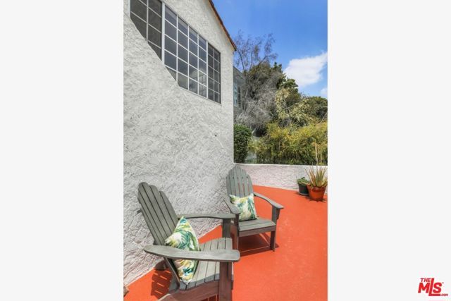 1811 W Silver Lake Drive, Los Angeles, CA 90026