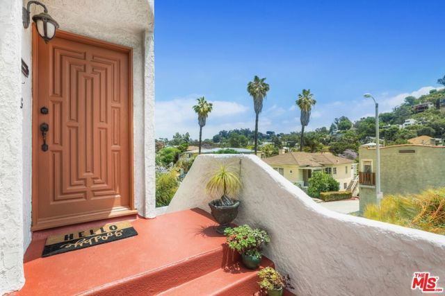 1811 W Silver Lake Drive, Los Angeles, CA 90026