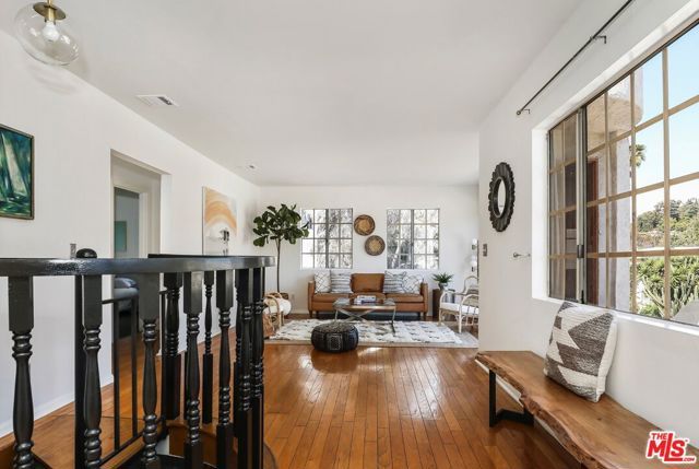 1811 W Silver Lake Drive, Los Angeles, CA 90026