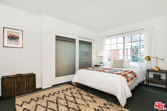 1811 W Silver Lake Drive, Los Angeles, CA 90026