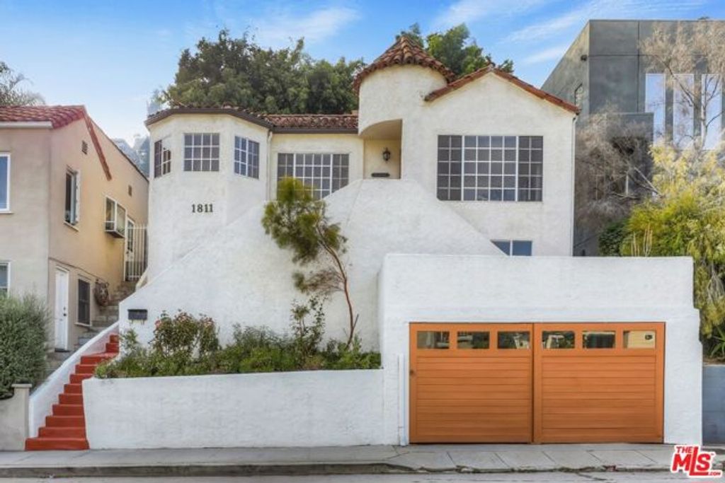 1811 W Silver Lake Drive, Los Angeles, CA 90026