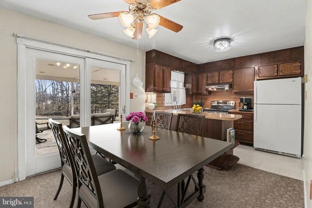 60 BLACKSNAKE RD, Duncannon, PA 17020