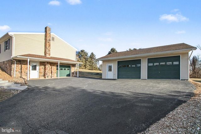 60 BLACKSNAKE RD, Duncannon, PA 17020