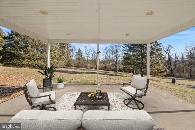 60 BLACKSNAKE RD, Duncannon, PA 17020