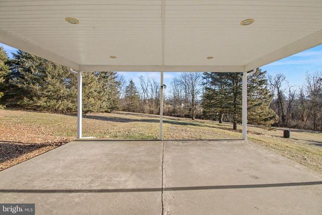 60 BLACKSNAKE RD, Duncannon, PA 17020