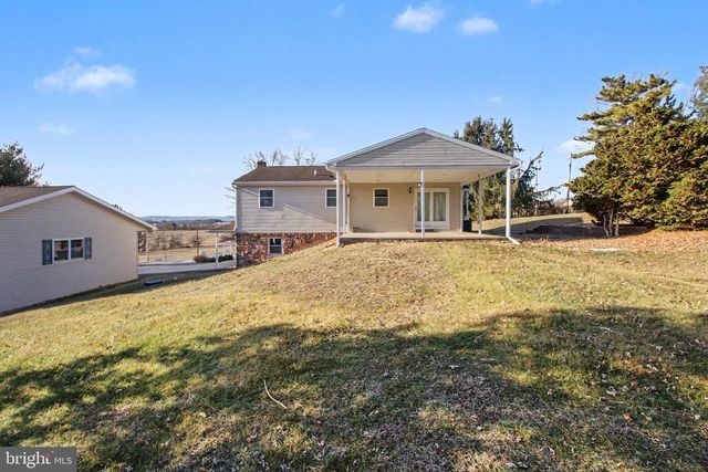 60 BLACKSNAKE RD, Duncannon, PA 17020