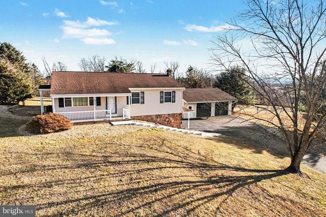 60 BLACKSNAKE RD, Duncannon, PA 17020