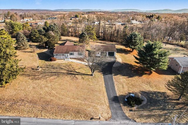 60 BLACKSNAKE RD, Duncannon, PA 17020