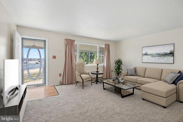 60 BLACKSNAKE RD, Duncannon, PA 17020