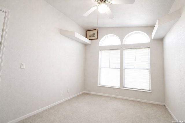 1075 Quail Run, Lytle, TX 78052