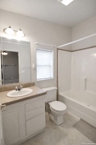 1075 Quail Run, Lytle, TX 78052