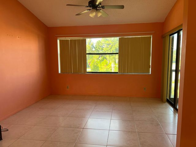 7649 Tahiti Lane 202, Lake Worth, FL 33467