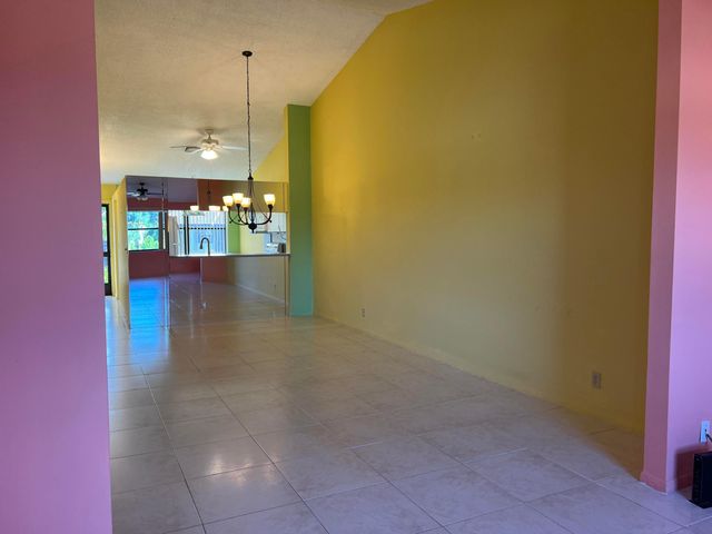 7649 Tahiti Lane 202, Lake Worth, FL 33467