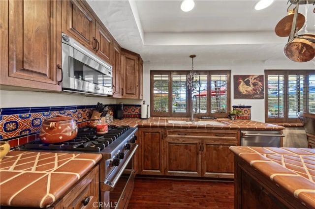 38200 De Portola, Temecula, CA 92592