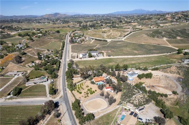 38200 De Portola, Temecula, CA 92592