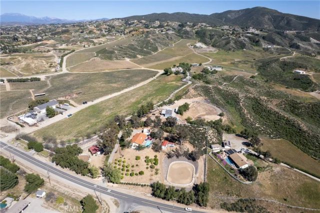 38200 De Portola, Temecula, CA 92592