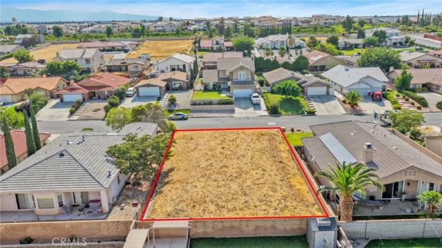12819 Yellowstone, Victorville, CA 92395