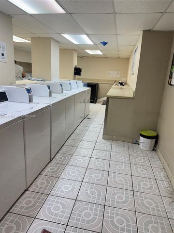 1470 NE 125th Ter 205, North Miami, FL 33161